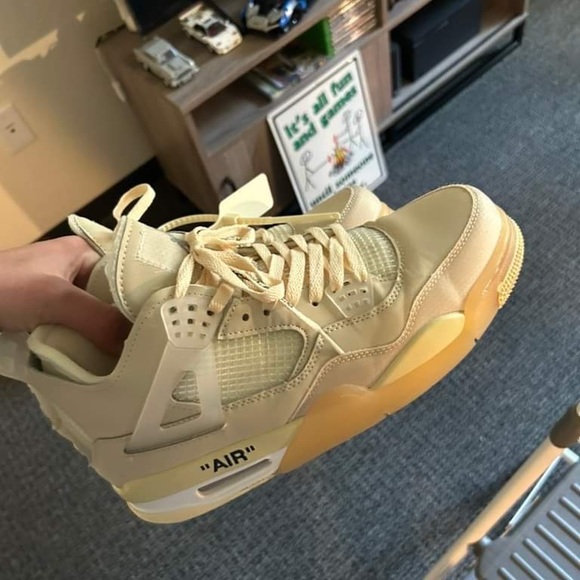 Size 8.5 Off white Sail 4’s - Picture 3 of 3